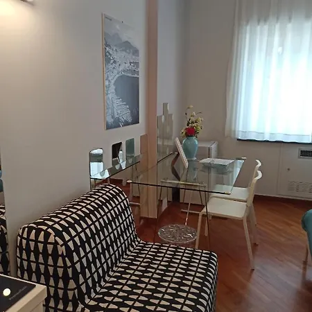 Dimora Tafuri 4* סלרנו